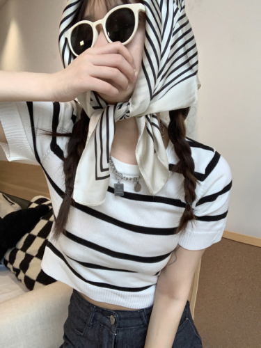 kumikumi撞色条纹针织T恤女夏季圆领短款打底衫修身显瘦短袖上衣