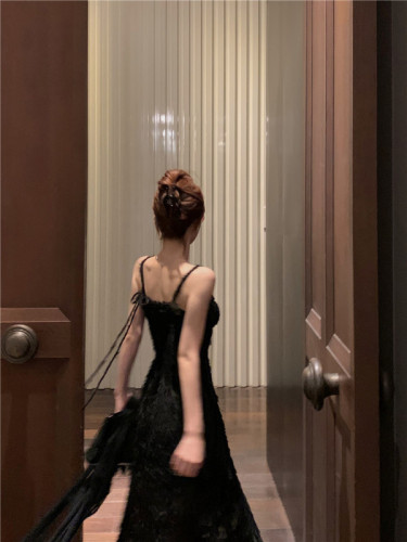 Real shot!  Black jacquard suspender dress, sexy breast-wrapped long skirt, slightly see-through umbrella skirt, long waist skirt