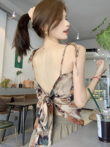 Real shot of high-end retro tie-dye strappy vest + casual loose wide-leg trousers