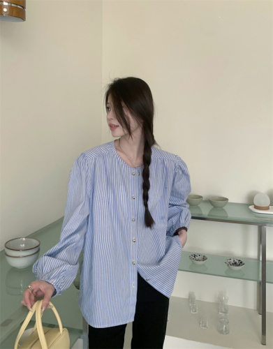 Real shot~chic high-end and super good-looking niche chic love button round neck long-sleeved shirt