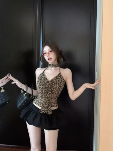 Official picture of American leopard print backless halterneck camisole women's summer short style outer wear sexy slim top