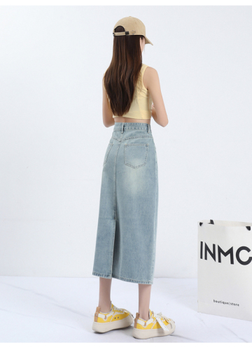 Actual shot of super soft gauze mid-length skirt with a stylish rear slit, retro long skirt that covers the hips, fashionable ladylike denim skirt