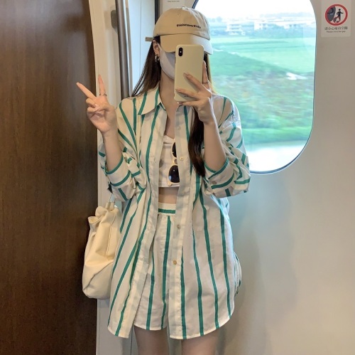 Real shot Korean style summer sun protection thin green striped shirt