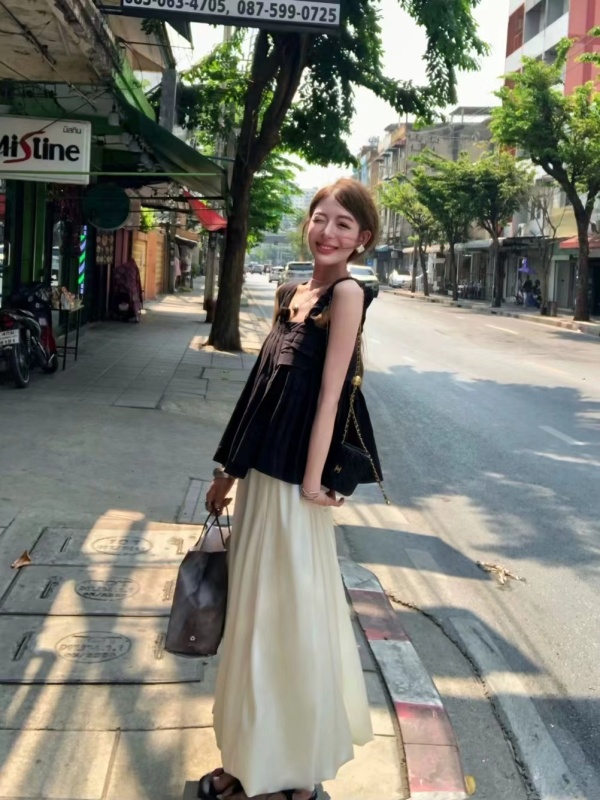 soolrok 松未韻一 費曼畫展 不規則吊帶套裝女壓褶上衣緞面半裙