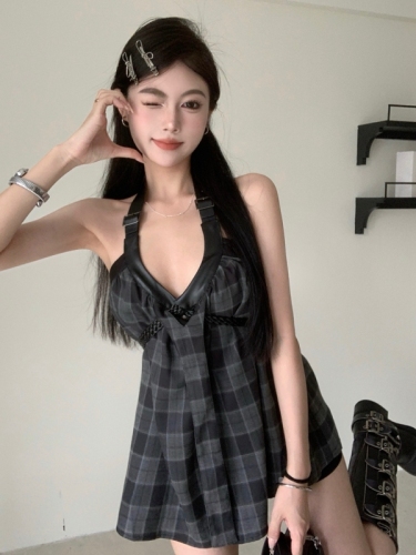 Real shot of summer retro halter neck plaid doll shirt for age reduction college style sleeveless sexy sweet and spicy mid-length top