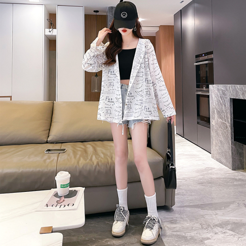 Actual shot of summer loose, casual, fashionable and versatile thin all-over printed long-sleeved cardigan sun protection hooded jacket for women