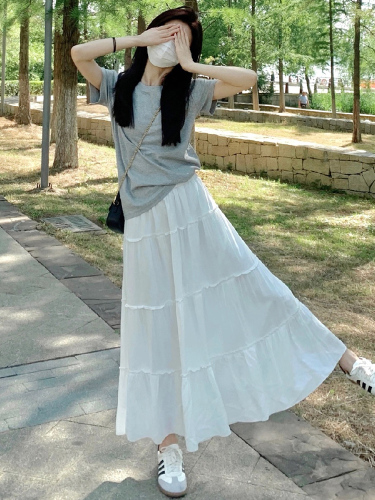 Summer clothes for women 2024 new tea-style outfits, age-reducing, slightly fat, slimming, dopamine internet celebrity temperament dress suit