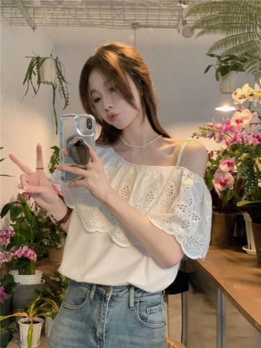 Real shot!  French retro style ruffled off-shoulder shirt, fresh and sweet one-line collar white top
