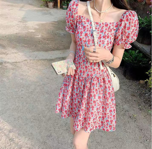 New summer style French puff sleeve first love dress, sweet and slim, high-waisted, forest-style square collar floral dress for small people