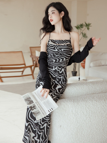 Actual shot of new Chinese style slit mid-length suspender open dress