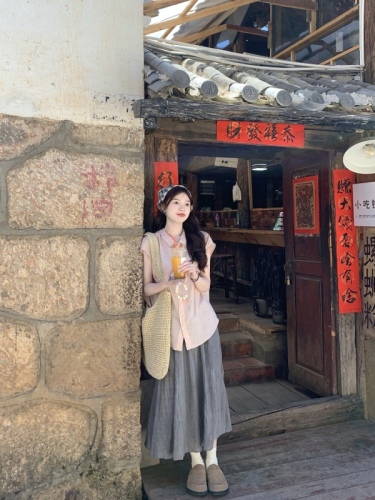 Actual shot Korean style salt two-wear short-sleeved shirt + textured gray high-waisted slimming skirt