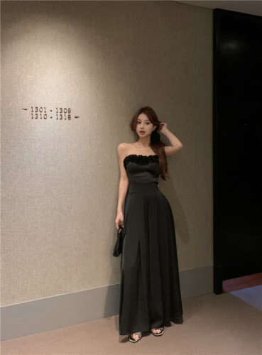 Real shot!  Three-dimensional flower pure desire tube top + high waist casual wide leg pants