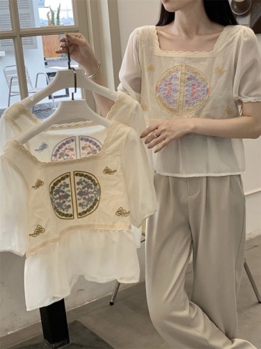 New Chinese style square collar embroidered chiffon shirt for women's summer wear, new temperament short-sleeved shirt, chic and beautiful short style