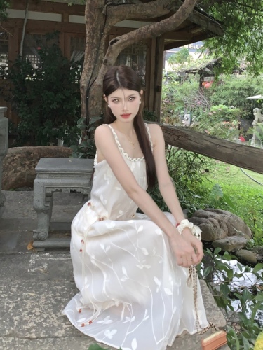 实拍韩系度假风刺绣提花网纱法式仙女气质吊带连衣裙