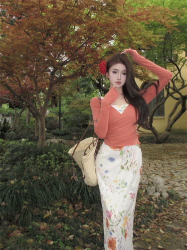 Real shot: Designed floral slimming suspender dress + French cross knitted multi-color cardigan