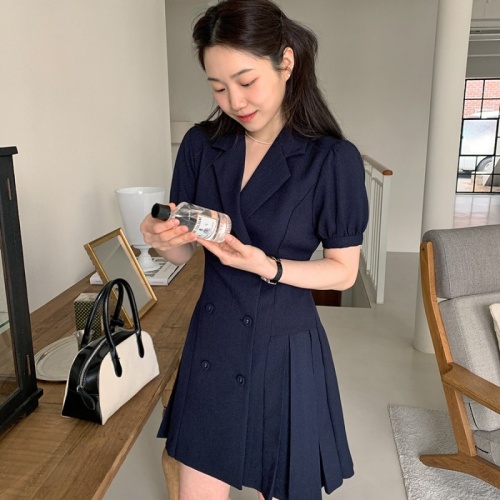 韩国chic复古气质高级感西装领双排扣泡泡袖百褶连衣裙女
