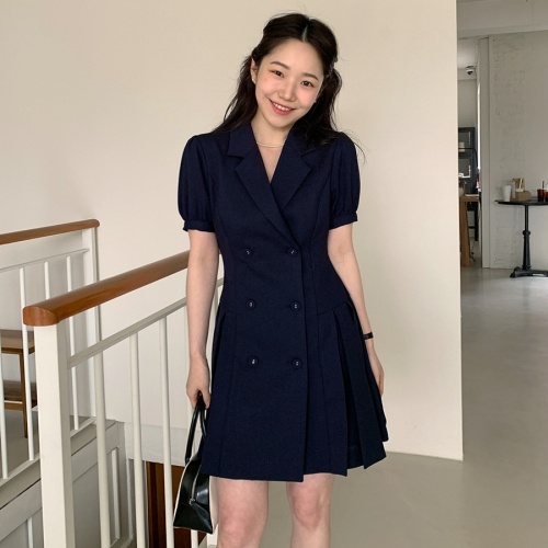 韩国chic复古气质高级感西装领双排扣泡泡袖百褶连衣裙女