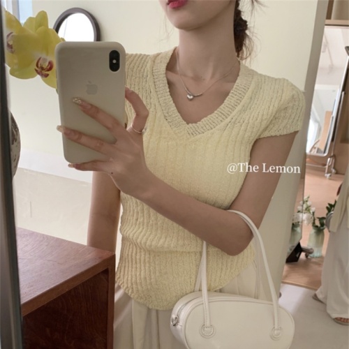 Summer new style pure lust v-neck short-sleeved sweater design niche slim fit T-shirt top