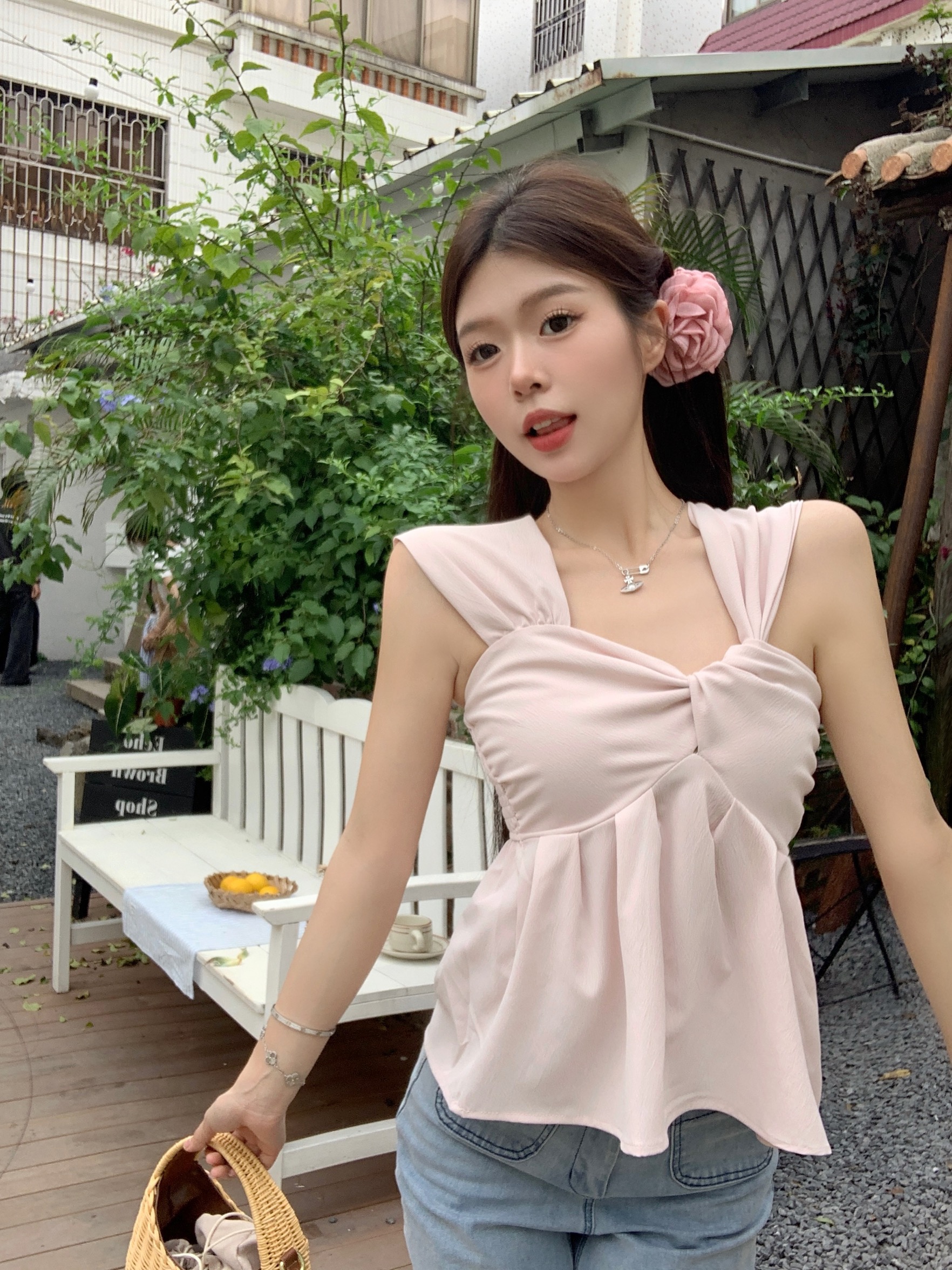 實拍  純欲辣妹短款小眾設計感紐結吊帶上衣女