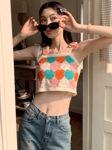 Real shot of sweet and spicy colorful tassel flower camisole summer new knitted hollow top for women