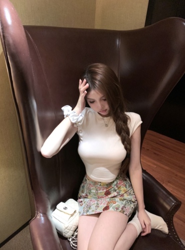 实拍 韩版修身显瘦圆领基础款短袖T恤打底衫+高腰提花半身裙