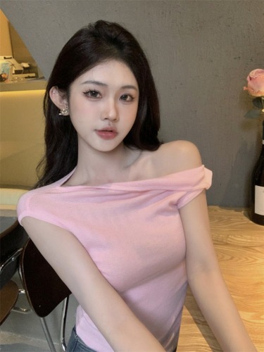 Actual shot of simple style irregular slanted shoulder sweater for women, new summer versatile top for age reduction