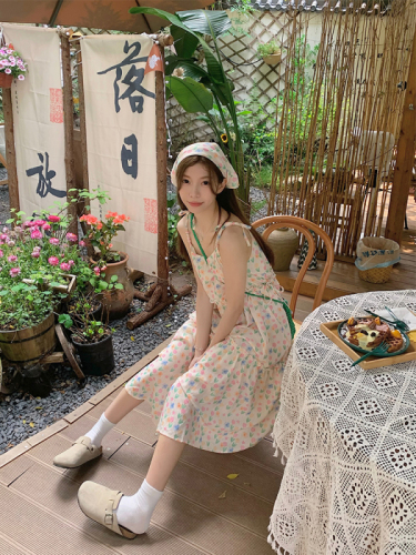 Real shot of Korean chic forest girl style simple tulip floral suspender dress with headscarf