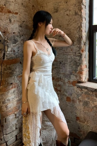 Actual shot of pure lust hot girl style irregular hem slit dress with romantic atmosphere and slim lace suspender skirt