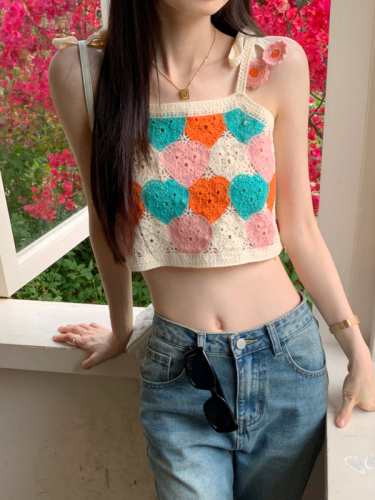 Real shot of sweet and spicy colorful tassel flower camisole summer new knitted hollow top for women