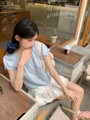 实拍～韩系夏季淡蓝色纯欲圆领泡泡袖小衫～