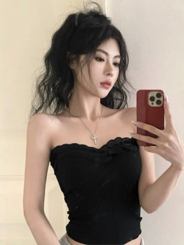 Real shot of summer hot girl style splicing lace slim short one-shoulder tube top top small sexy outer wear wrapped around the chest