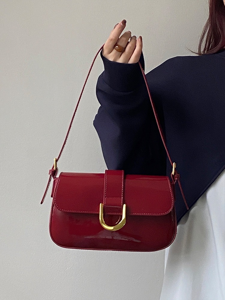 Autumn and winter new bags, new armpits, high-end, versatile cross-body bags, French niche Korean style small shoulder bags