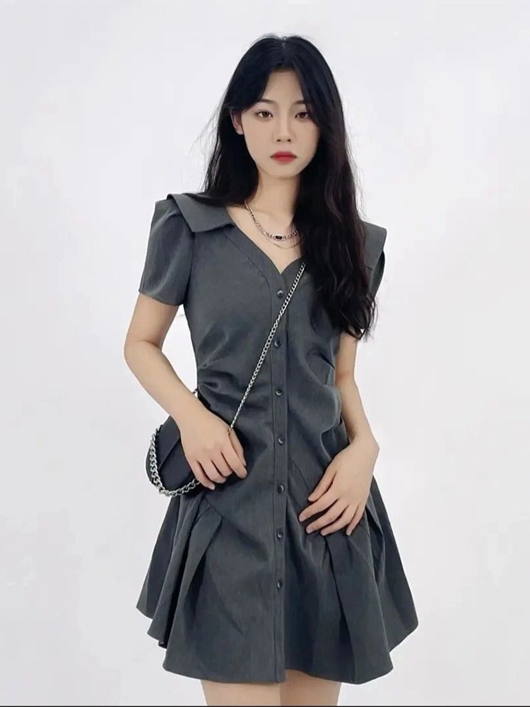 2024年新款高級感polo裙綠色襯衫連衣裙子夏季短裙設計感早春女裝
