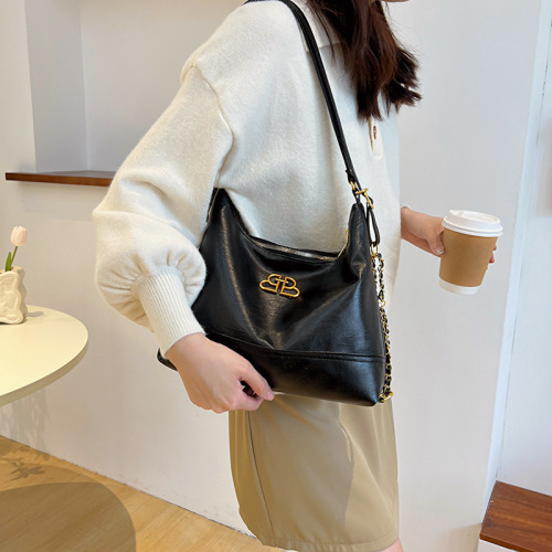 High-end bag tote bag large capacity oil leather retro commuter women's bag autumn and winter new shoulder bag crossbody bag
