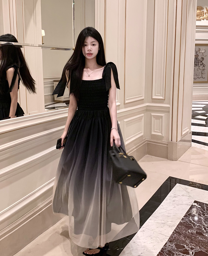Real shot Sleeveless waistline gradient color suspender dress women's pleated high-end strappy long skirt