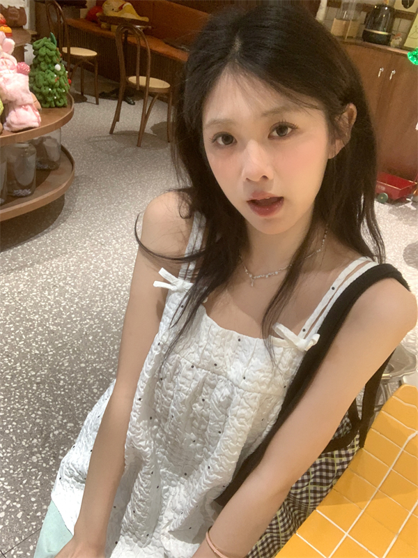 實拍白色甜美泡泡褶肌理感波點蝴蝶結吊帶上衣女