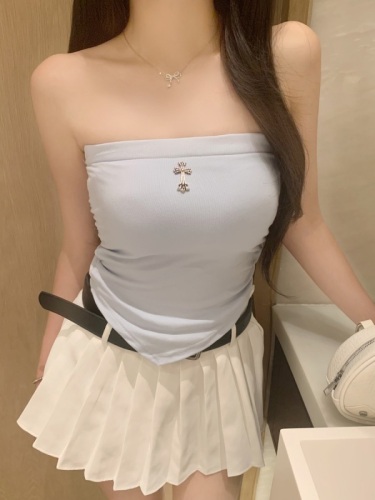 Real shot of age-reducing sexy hottie tube top female solid color tight elastic pure lust pleated design vest