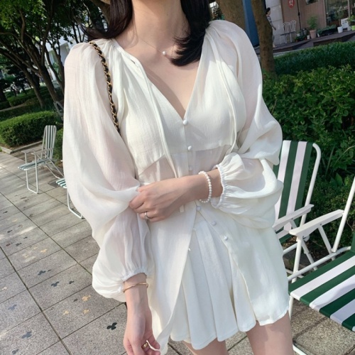 Korean Dongdaemun French sunscreen V-neck lace-up long-sleeved shirt top + high-waisted wide-leg shorts set