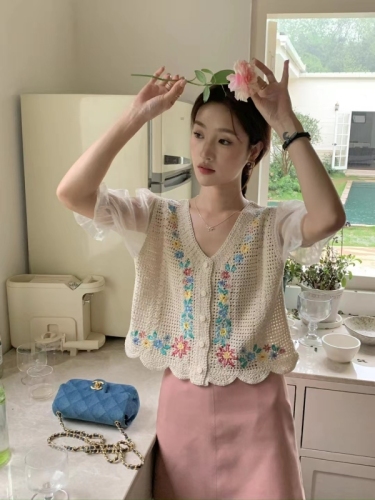 韩国东大门2024夏季新款时尚气质镂空刺绣外搭V领拼接短袖针织衫
