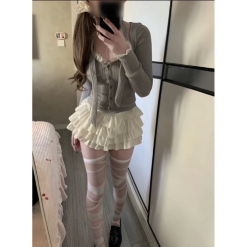 Sweet and gentle style lace splicing slim fit long-sleeved T-shirt cake skirt petite two-piece set for women