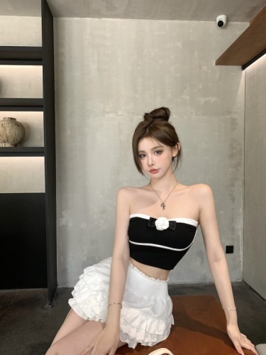 Real shot of Jane with contrasting color camellia sexy tube top women's summer slim pure desire short top