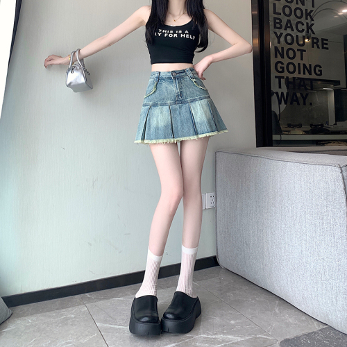 Real shot of 2024 new summer hot girl fashionable age-reducing sweet and versatile slimming high-waisted pleated denim A-line skirt