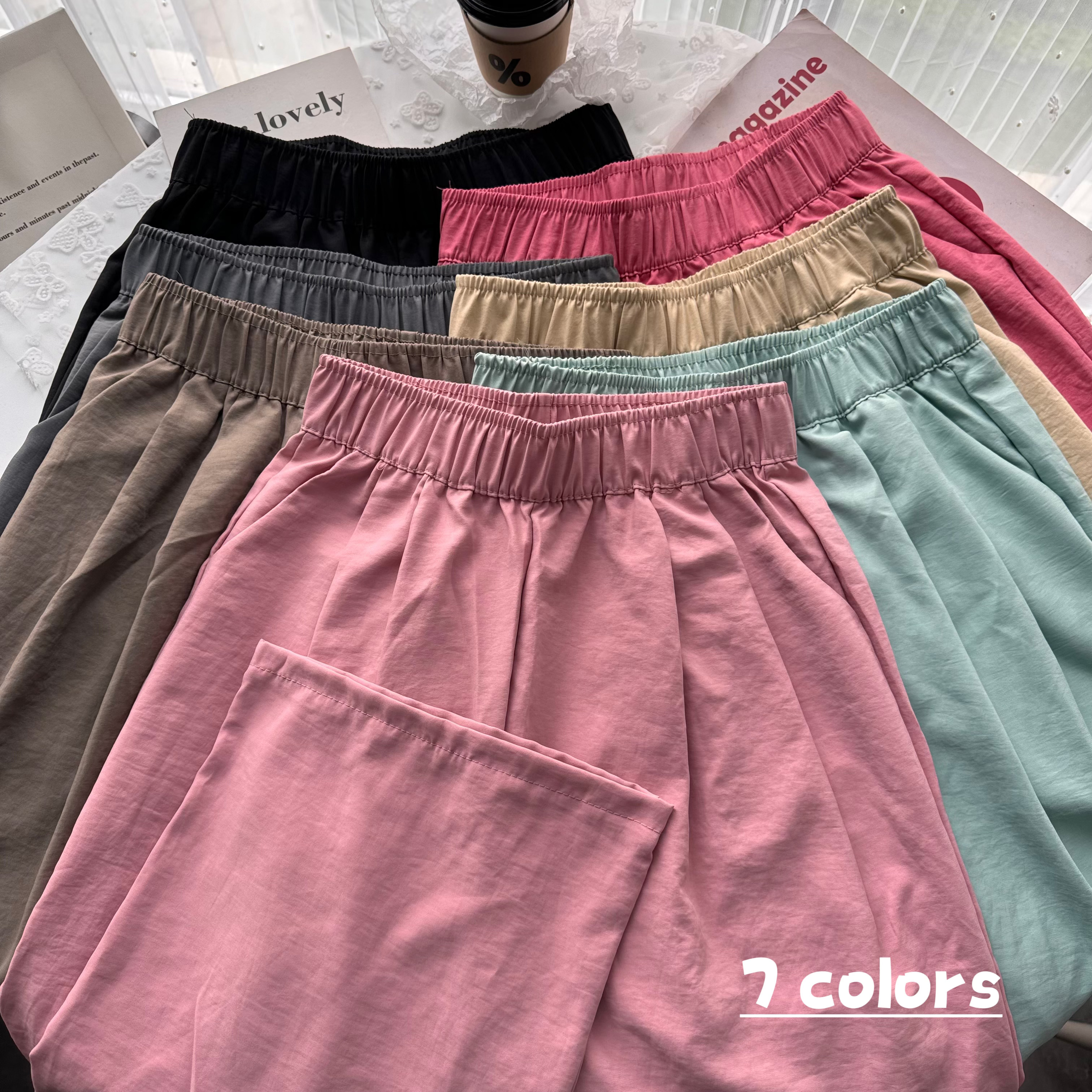 Real shot of versatile loose slimming floor-length pants in summer, high-waisted straight pants, thin casual wide-leg pants