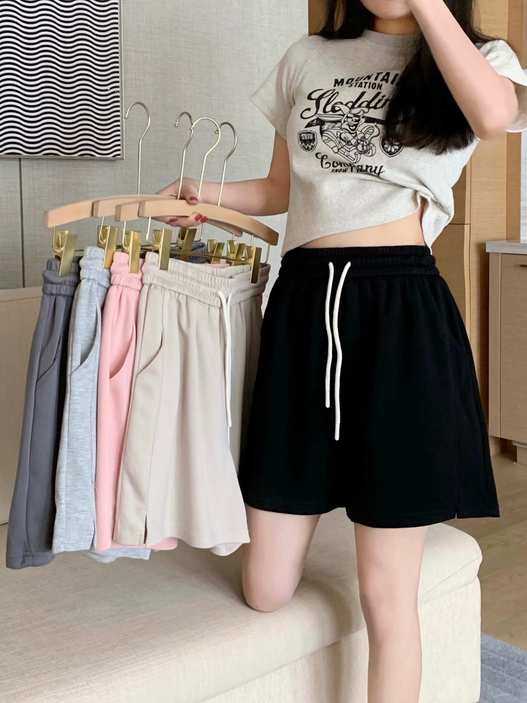 Real shot ~ Air Cloud shorts, walking pants, slit legs, pockets, elastic waist, 5-point shorts