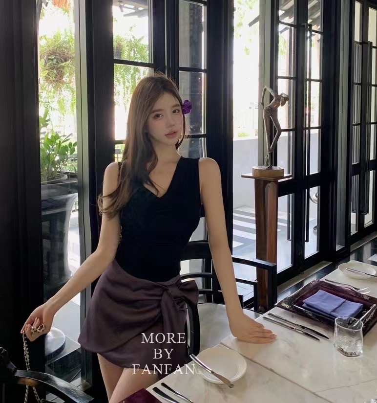 4/9眼淚女王盪領斜肩兩穿背心 顯瘦褶皺線條 彈力大無束縛感