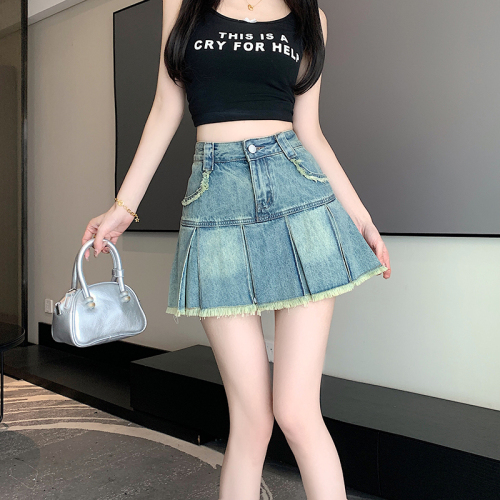 Real shot of 2024 new summer hot girl fashionable age-reducing sweet and versatile slimming high-waisted pleated denim A-line skirt