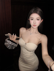 Photographed~ Micro-sweet wine with diamond chain, luxurious temperament, pure desire, self-supporting halter dress with bustier and bodycon silhouette.