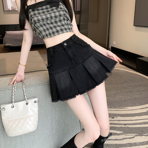 Real shot of 2024 new summer hot girl fashionable age-reducing sweet and versatile slimming high-waisted pleated denim A-line skirt