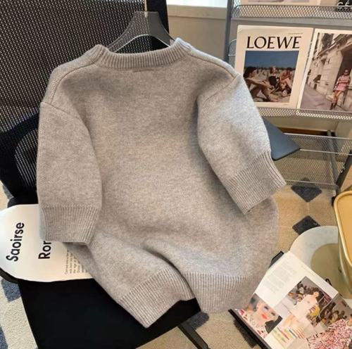 灰色猫咪针织短袖女夏季2024新款设计高级感正肩复古减龄毛衣上衣