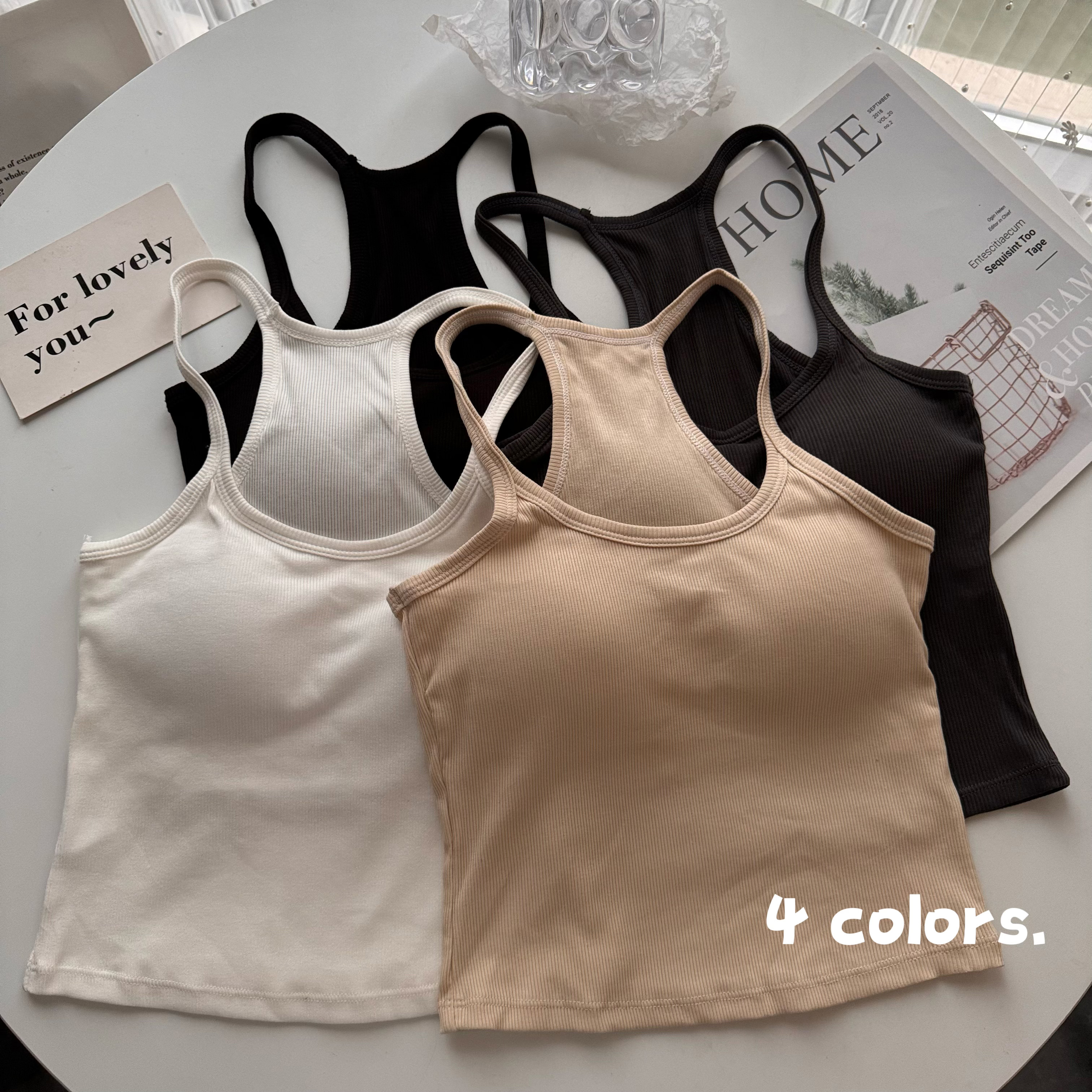 Real shot of hot girls wearing sexy underwear with breast pads and suspenders, wearing small vests without wearing bras and beautiful back tops